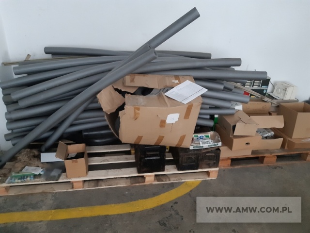 Sprzęt hydrauliczny - pakiet zawierający 104 poz. asort. (wg oddzielnego wykazu), w tym m.in.: zawory, trójniki, uszczelki itp. 